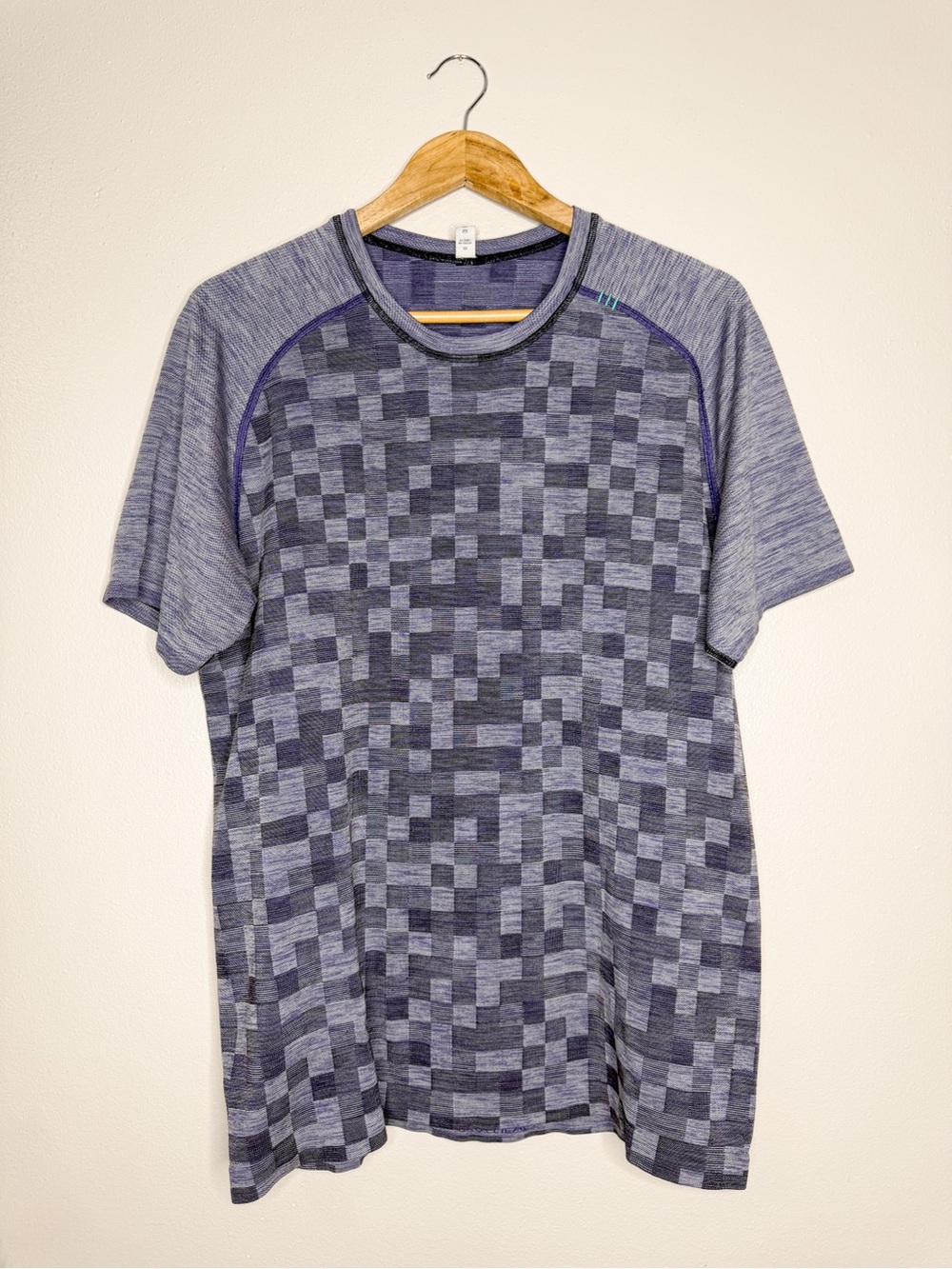 Lululemon  Men’s Metal Vent Tech Short Sleeve Tee‎ in Pacific Breeze